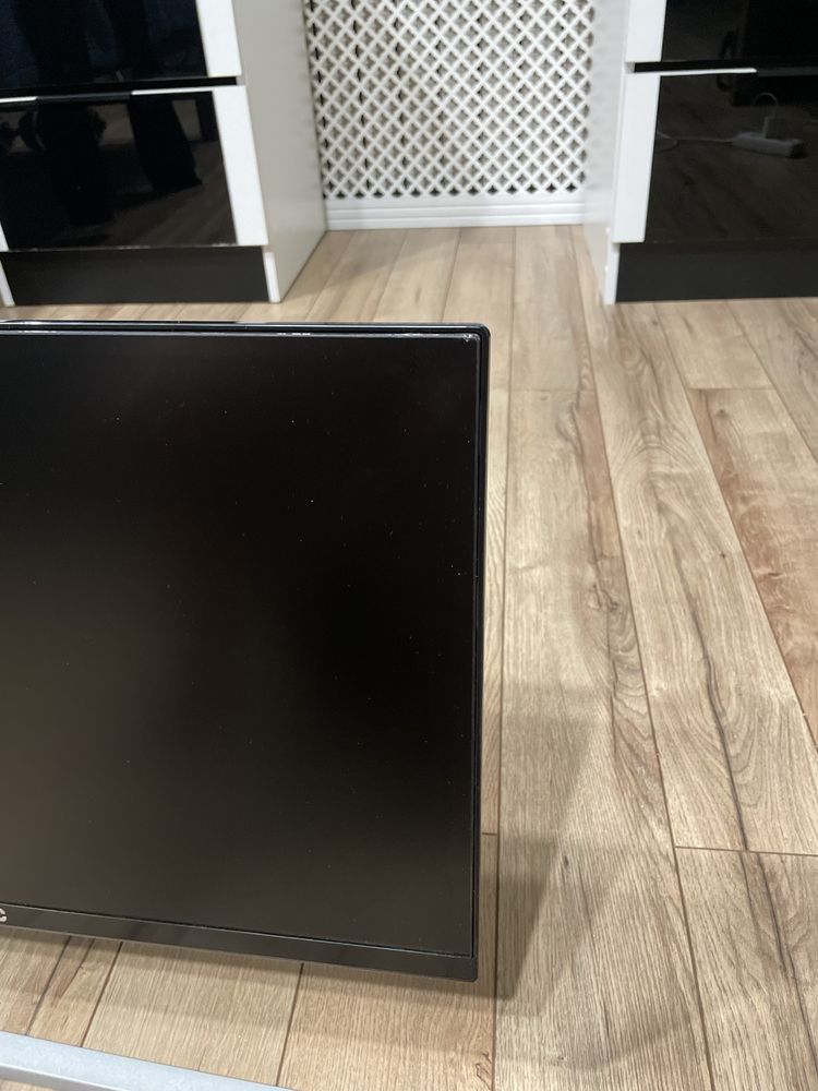 Монитор AOC Style-Line I2281FWH (21.5 дюйм)
