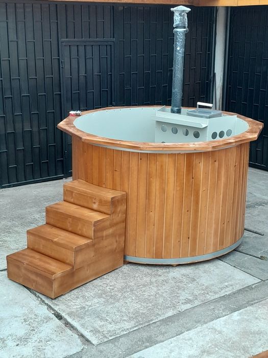 Ciubar din polipropilena, ideal pentru relaxare!