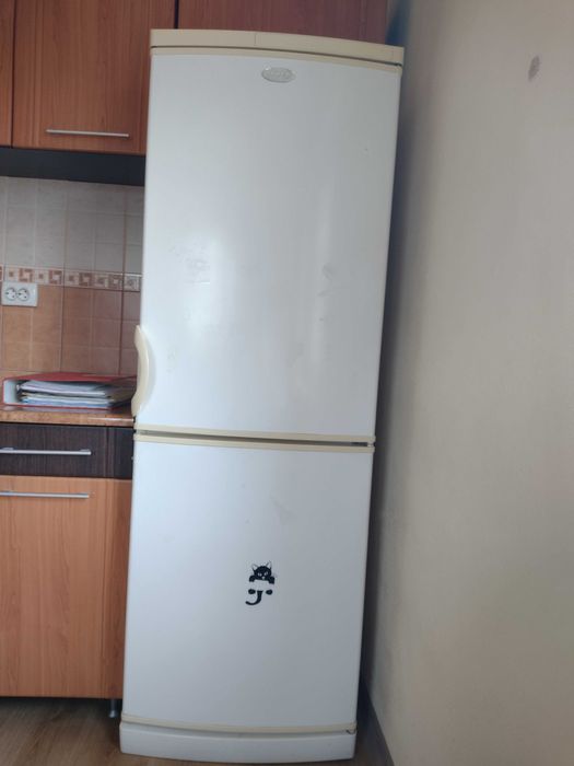 Vând combina frigorifica Gorenje