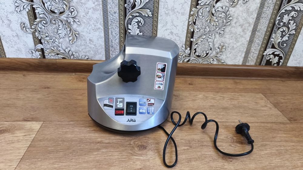 Мясорубка в отличном  состоянии