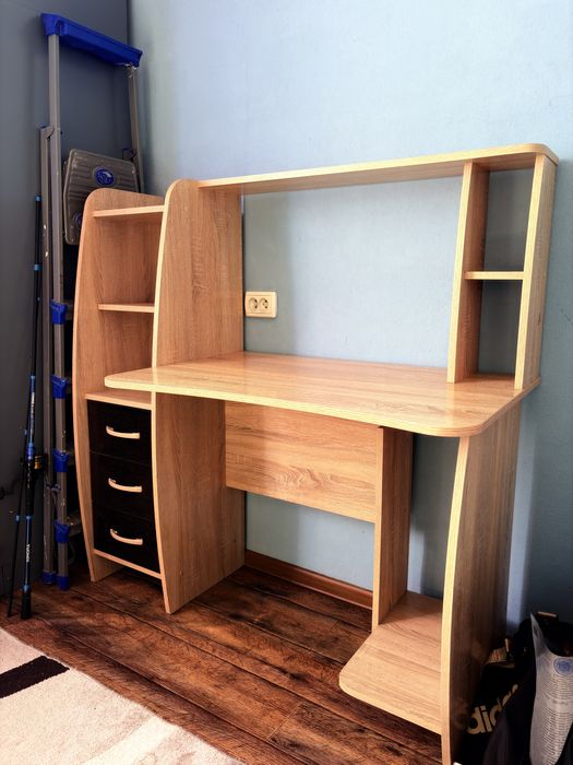 Стол компьютерный