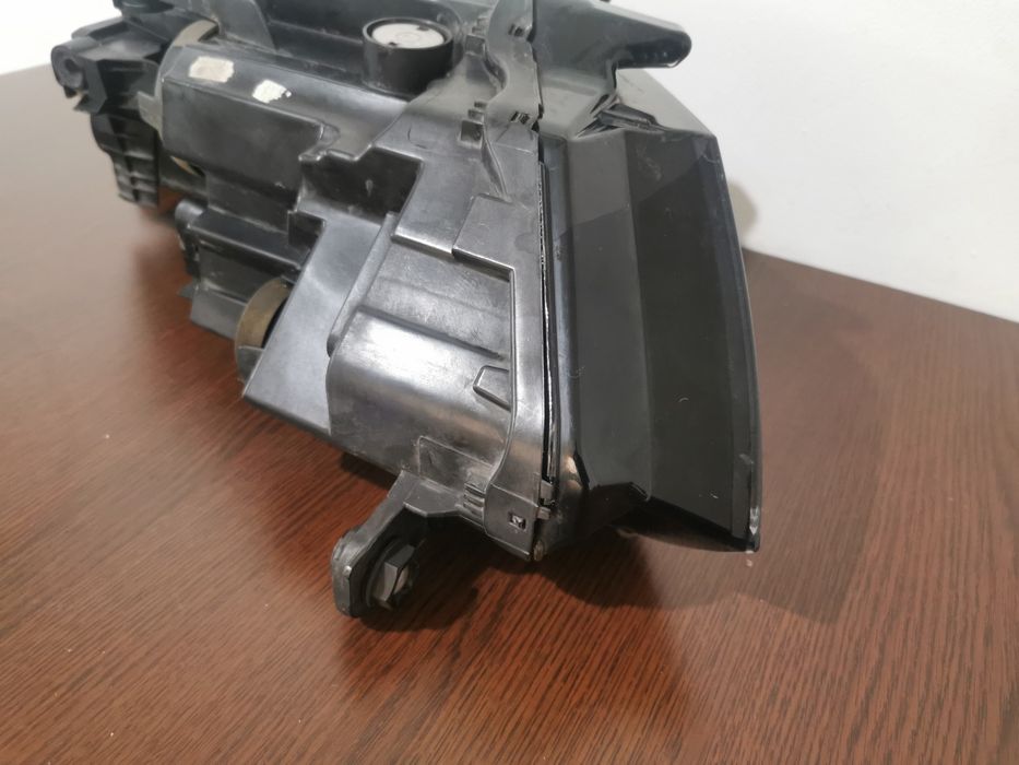 Far dreapta vw pasat an 2015/2019