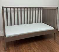 Детская кровать и пеленальный стол Икеа Сундвик