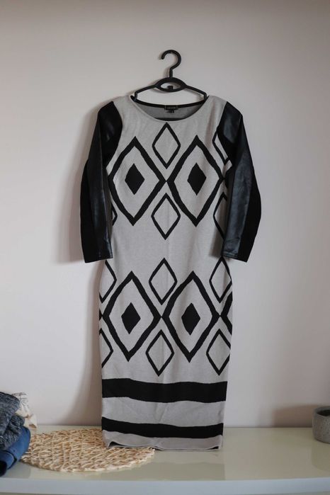 Продавам рокли обличани по един път