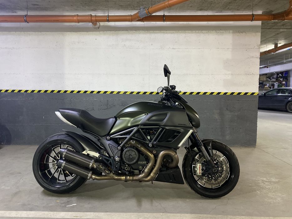 Ducati Diavel 1200 - 2011