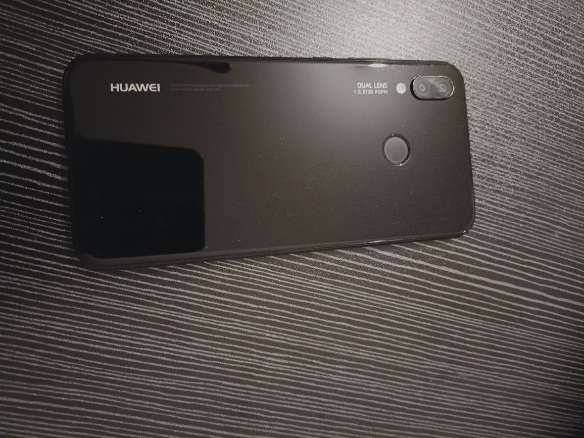 Продам Huawei P20 Lite