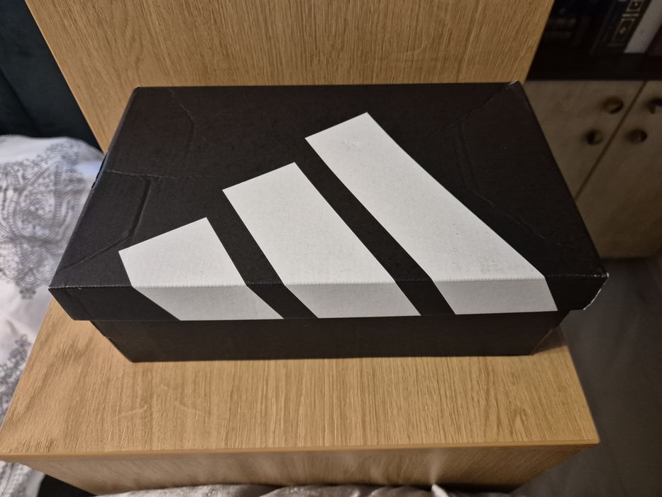 Adidasi Predatoe pentru sintetic marimea 34