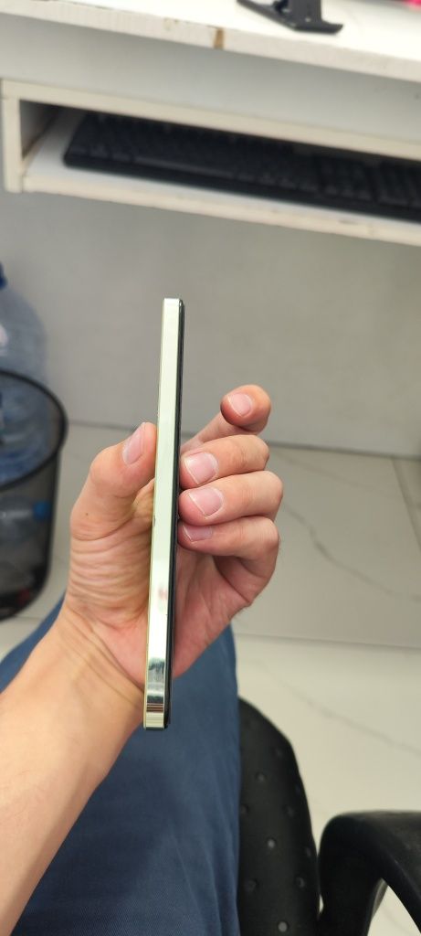 Vivo Y100.  Ideal
