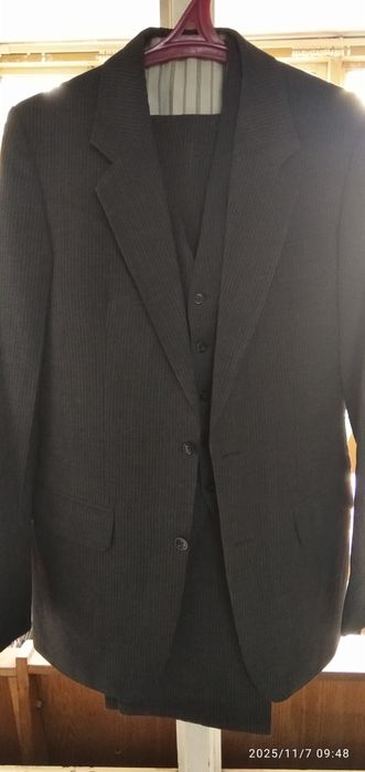 Костюм  тройка Югославский.