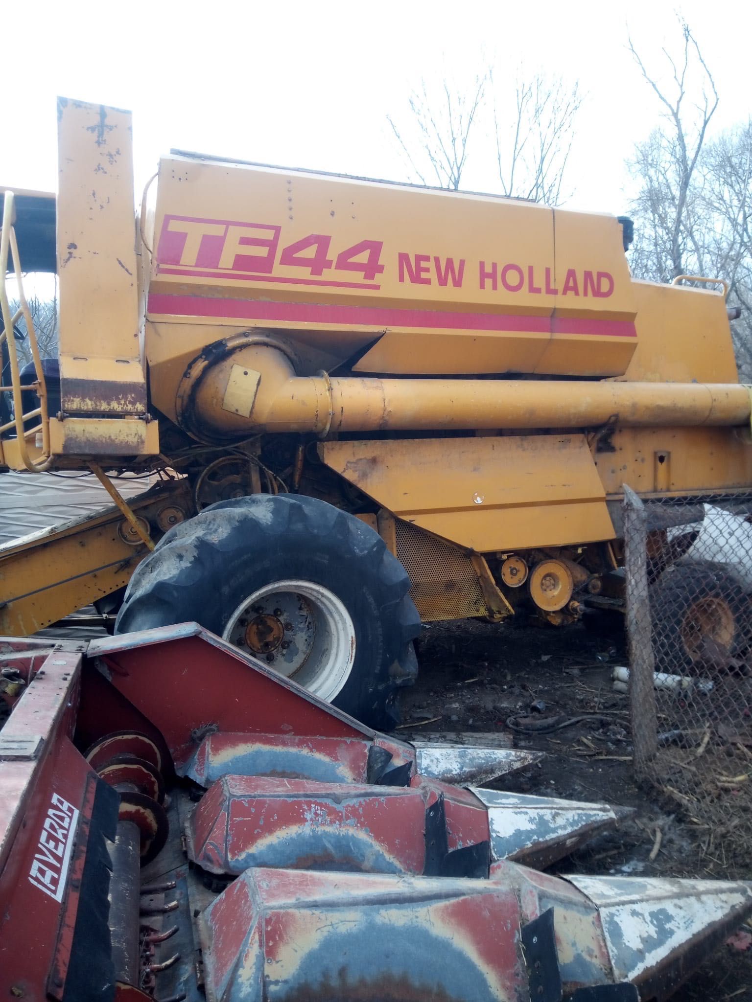 New Holland TF44