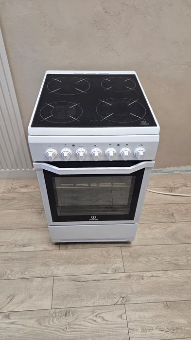Электроплита Indesit керамика