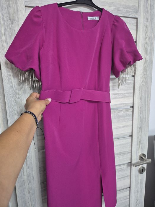 Vând rochiță superbă