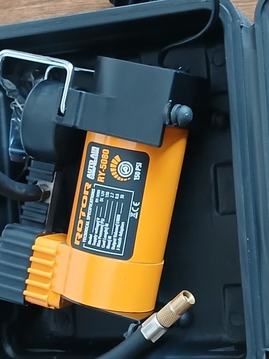 Compresor auto alimentare 12 V