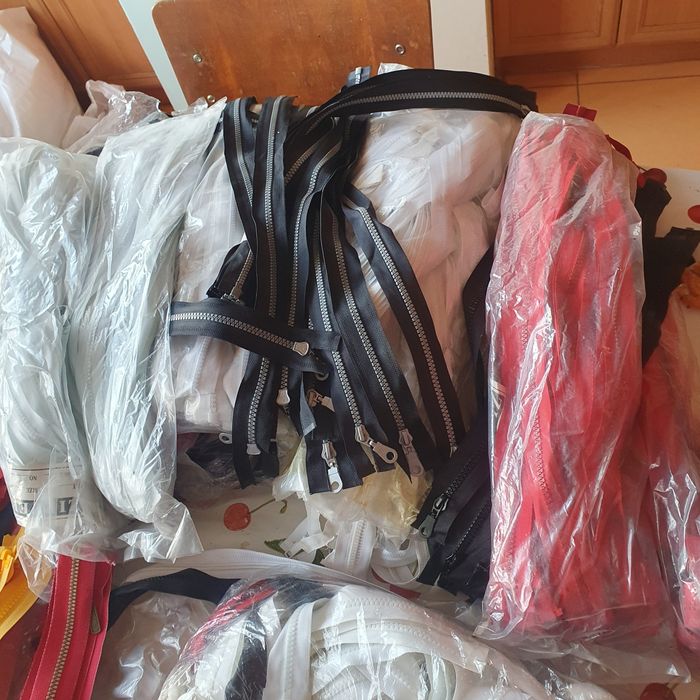 Шивашки ципове,макари,ластик,връзки,, панделки...разпродажба