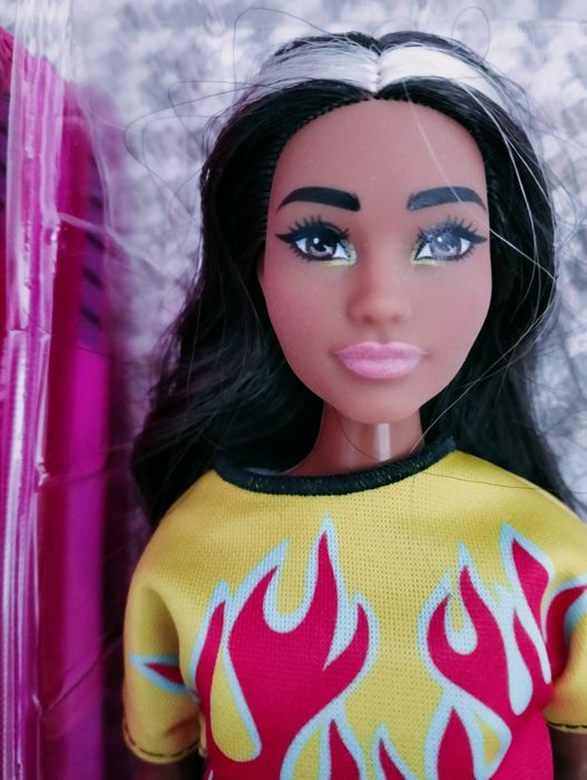 Păpușă Barbie fashionista