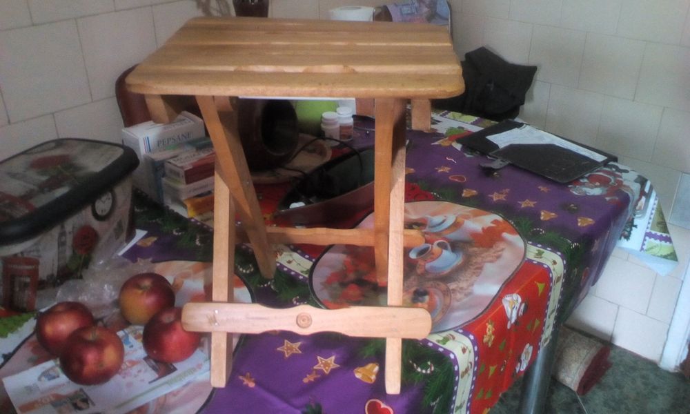 Scaunel pliant din lemn pt.pescari