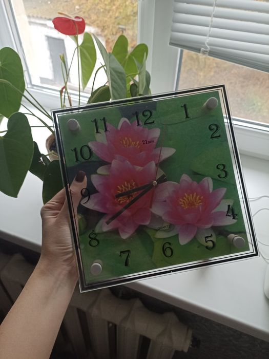 Часы, новые красивые