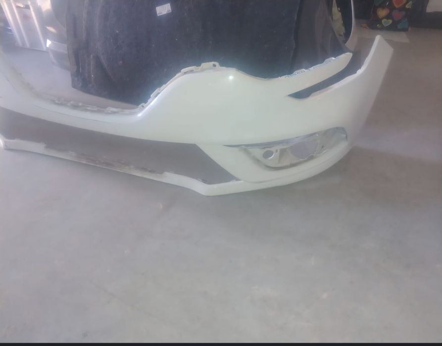 Bară față Megan 4 non Facelift