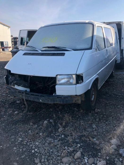 Dezmembrez VW T4, motor 1.9 TDI - 2.4 TDI