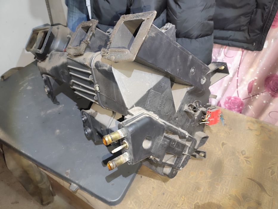 Корпус печки в сборе Рено твинго 1993год