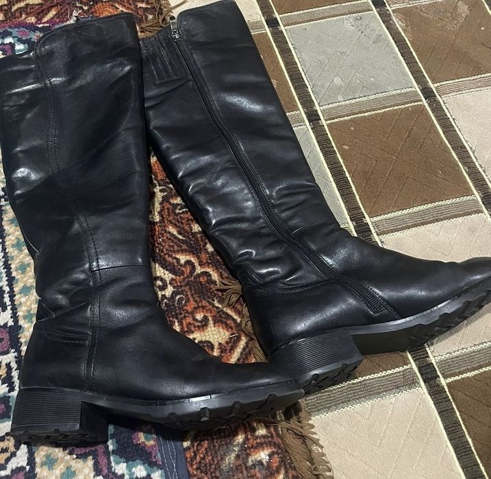 Продам женские зимние обуви