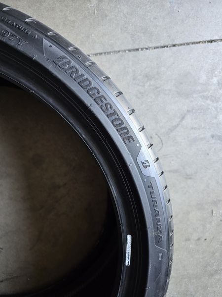 255/35/20 BRIDGESTONE 2бр