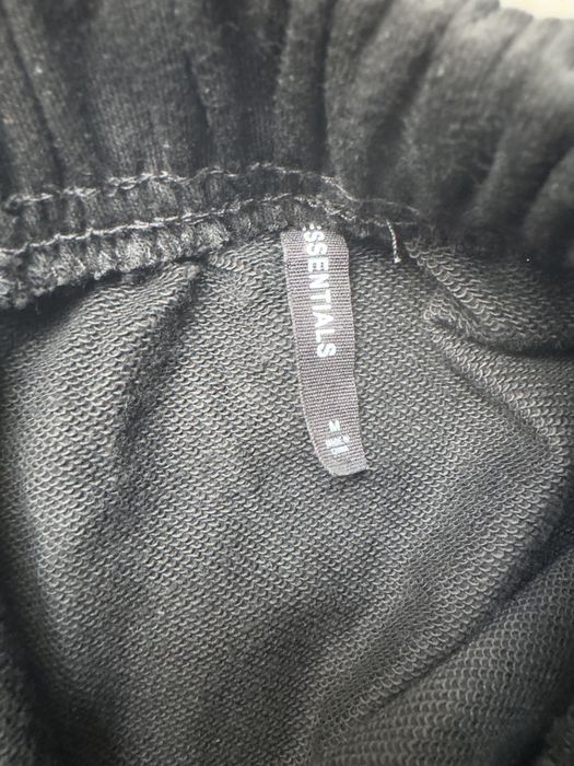 Pantaloni essentials