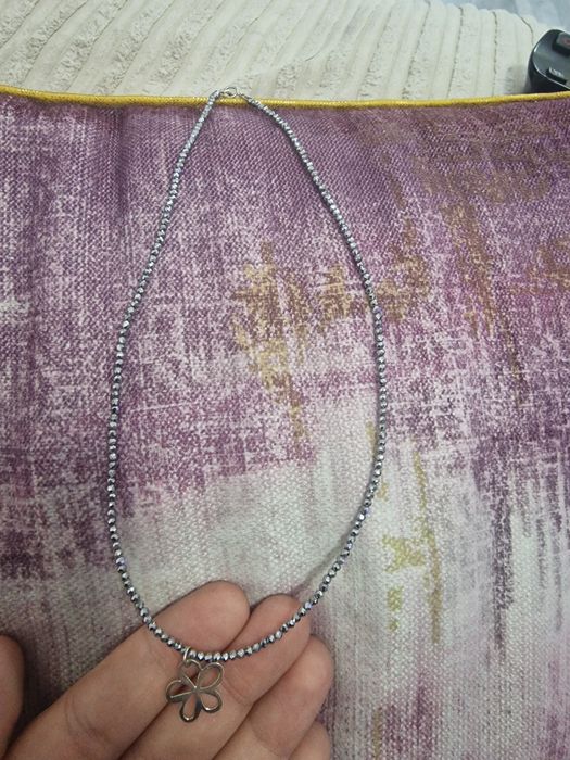 Handmade  lantisor de argint  cu pietricele