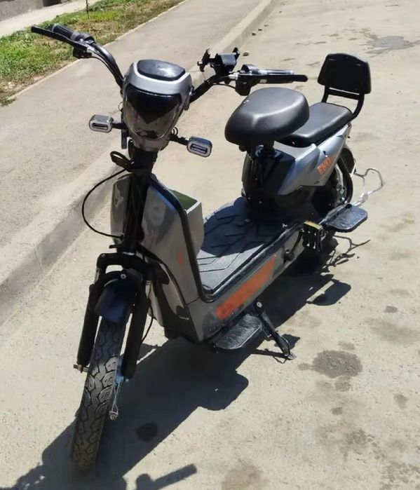 Скутеры титановый диск-16диаметр в отличном состаяние