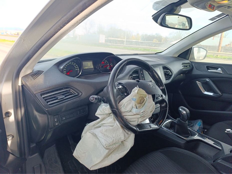 Пежо 308 комби на части 1.6HDI