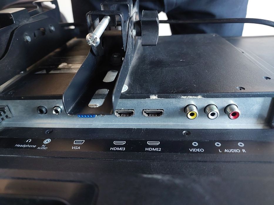 TELEVIZOR sotiladi narxi 1mln kami bor