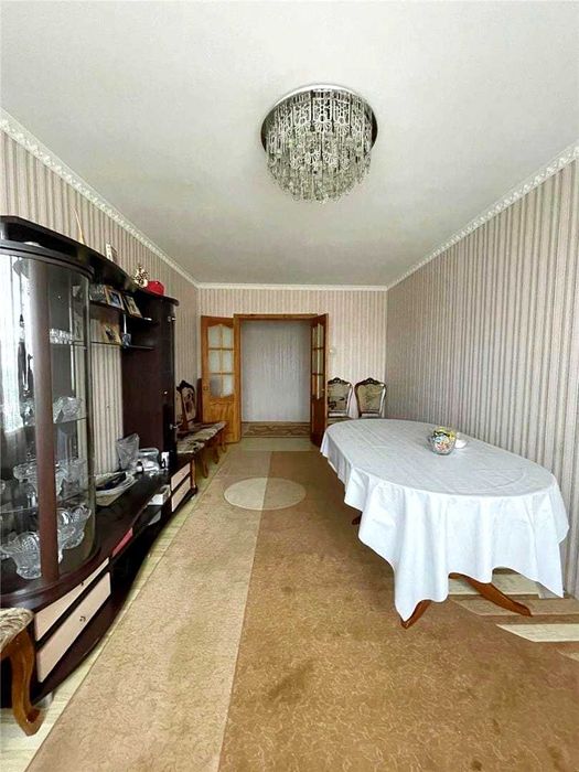 Продаю 3х квартиру в 8 мкр. 4/5 этаж. 2 лоджии