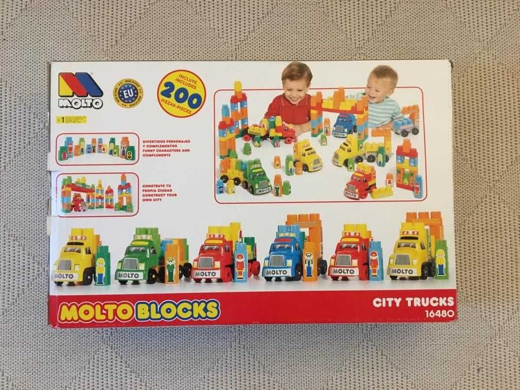 Vand cuburi constructie Molto Blocks - City Trucks 200 piese