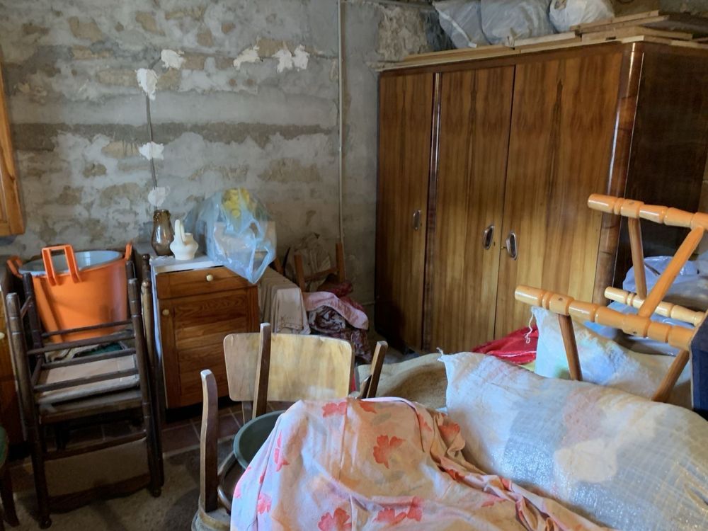 Продавам триетажна къща с парцел  406кв.м в с. Момчиловци