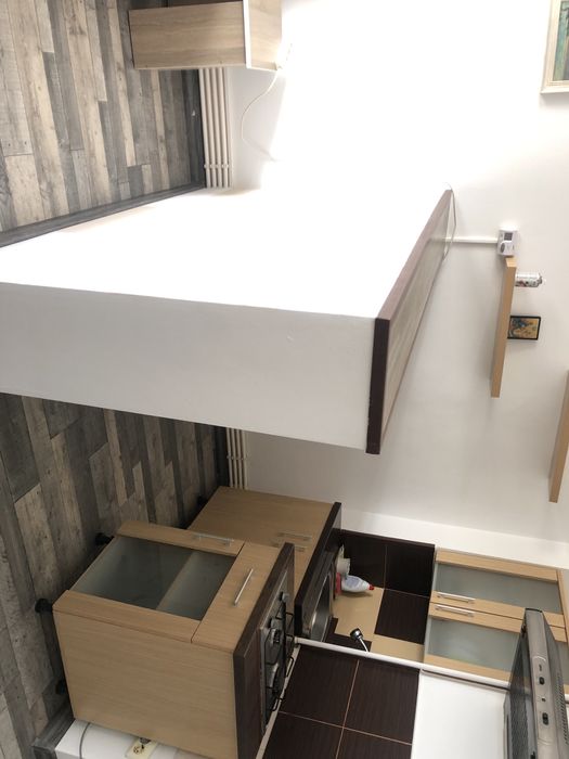 Inchiriez garsoniere ultracentral pe termen scurt .