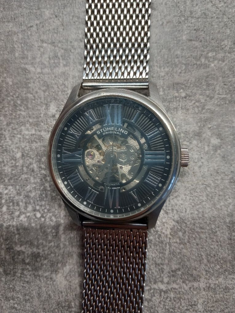 Продавам автоматичен часовник Stuhrling