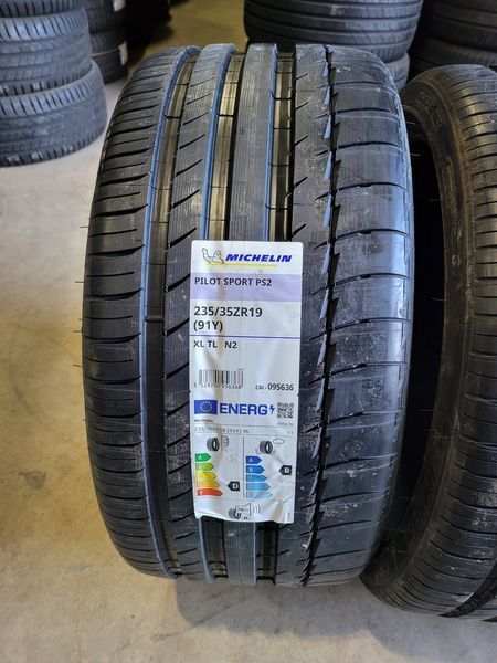 305/30/19//235/35/19 MICHELIN