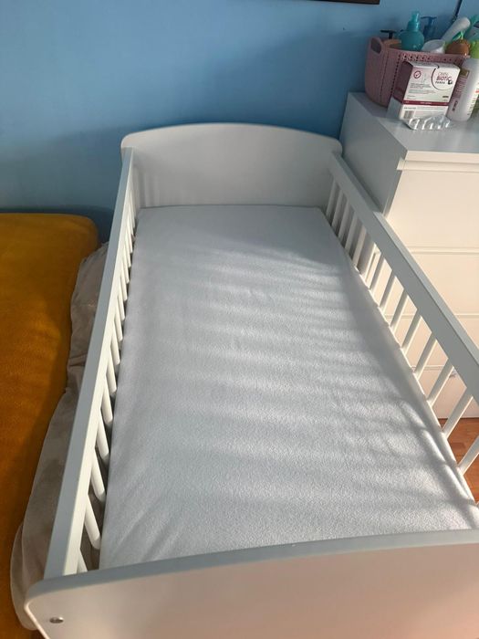 Pătuț din lemn pentru bebe