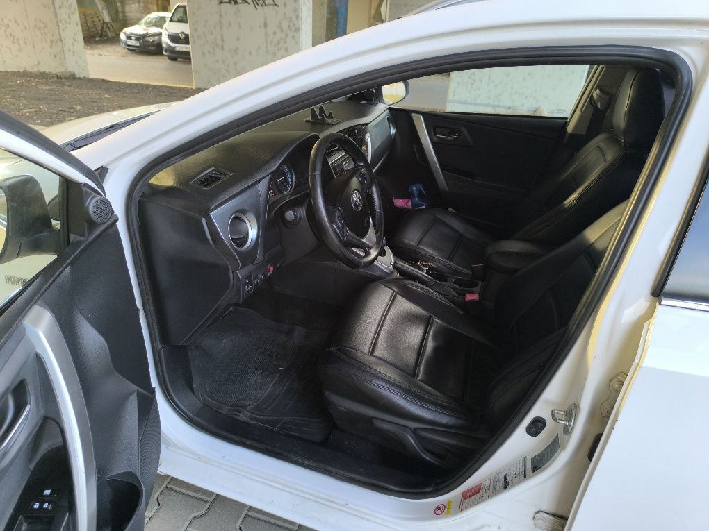 Toyota auris hybrid
