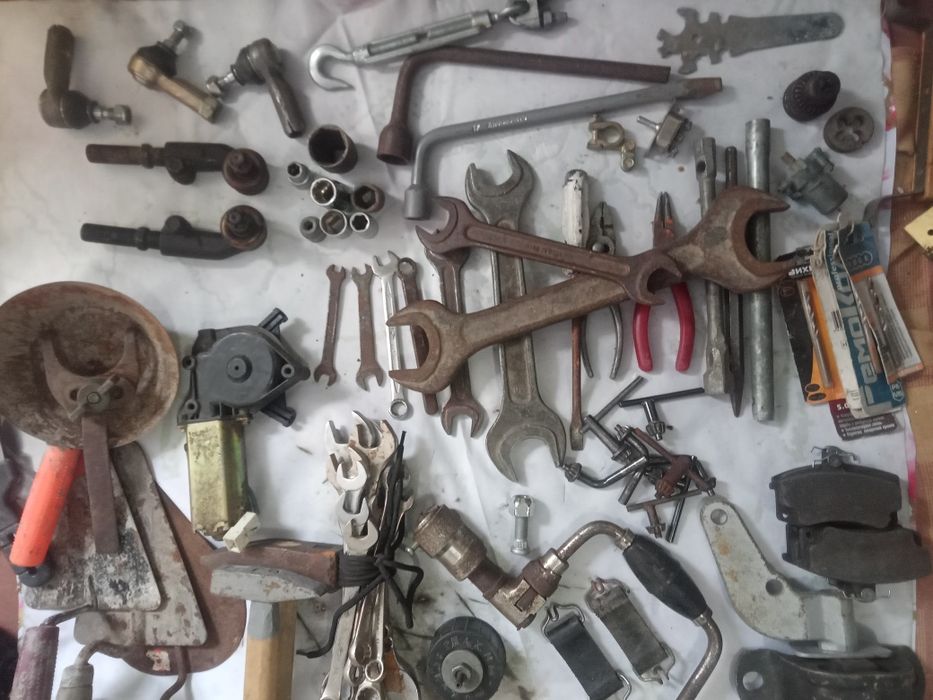 Продам. Отрезные диски, запчасти.