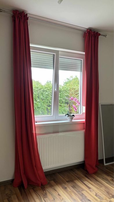 De vanzare draperii rosii