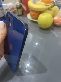 iPhone 12 син цвят