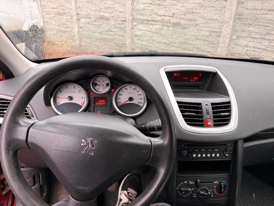 PEUGEOT 207 1.4i* 95cp* 2010* Impecabil!!!