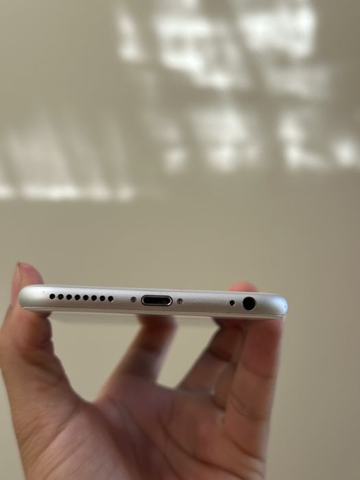 Iphone 6S + 64 GB, Incărcător si Husă