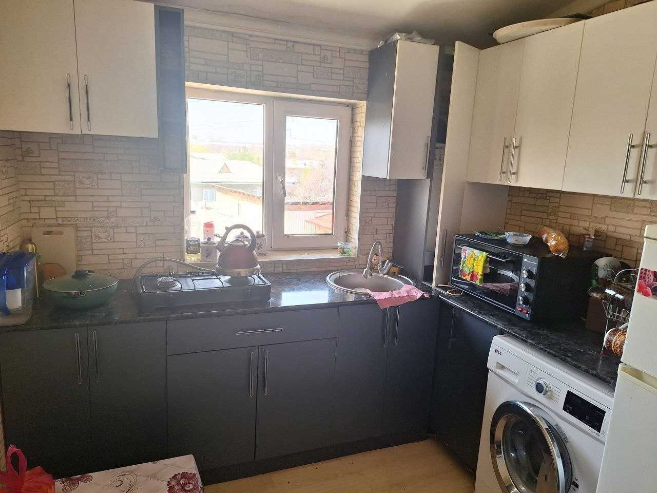 СРОЧНО !!! Продается квартира в Яшнабаде 3/3/3 (58 кв/м) Метро Дустлик