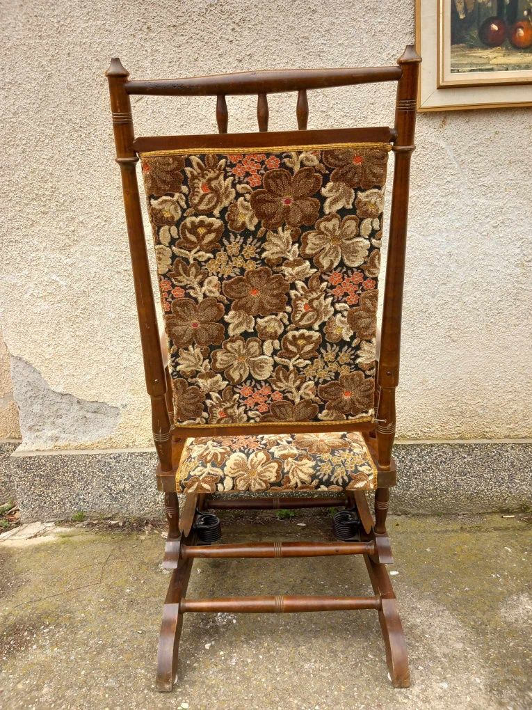 Дървен люлеещ стол / внос от Швеция