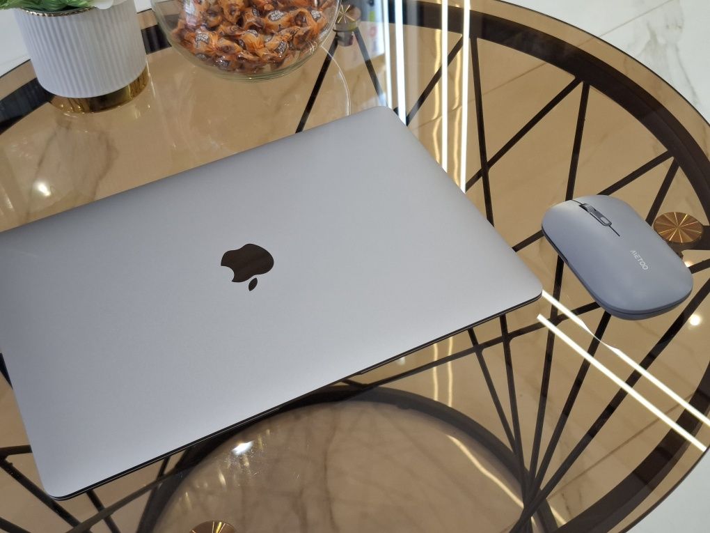 MacBook air 2020