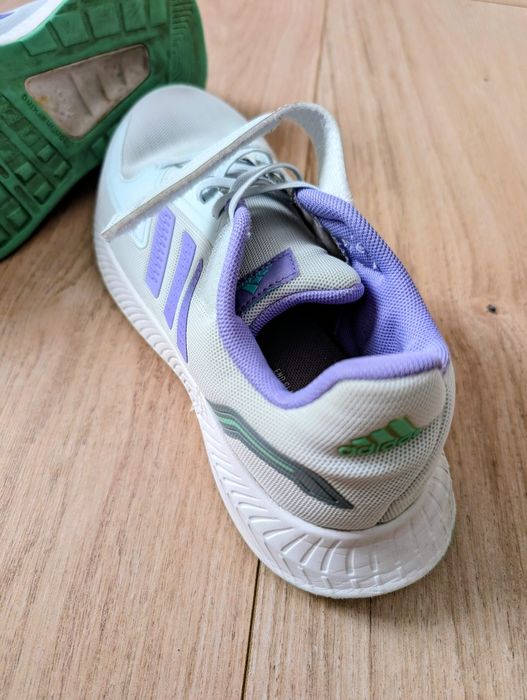 Adidas fete marime 36 2/3 EU