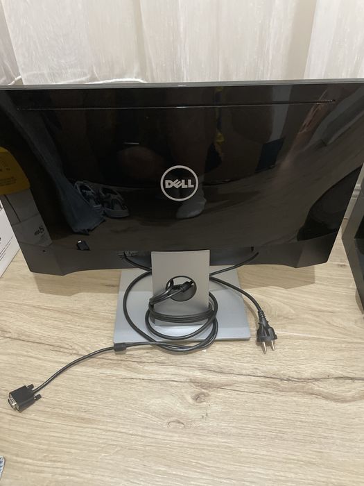 Monitor Dell , in stare foarte bunǎ