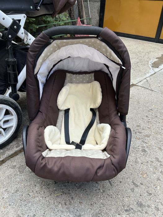 Бебешка количка Carera